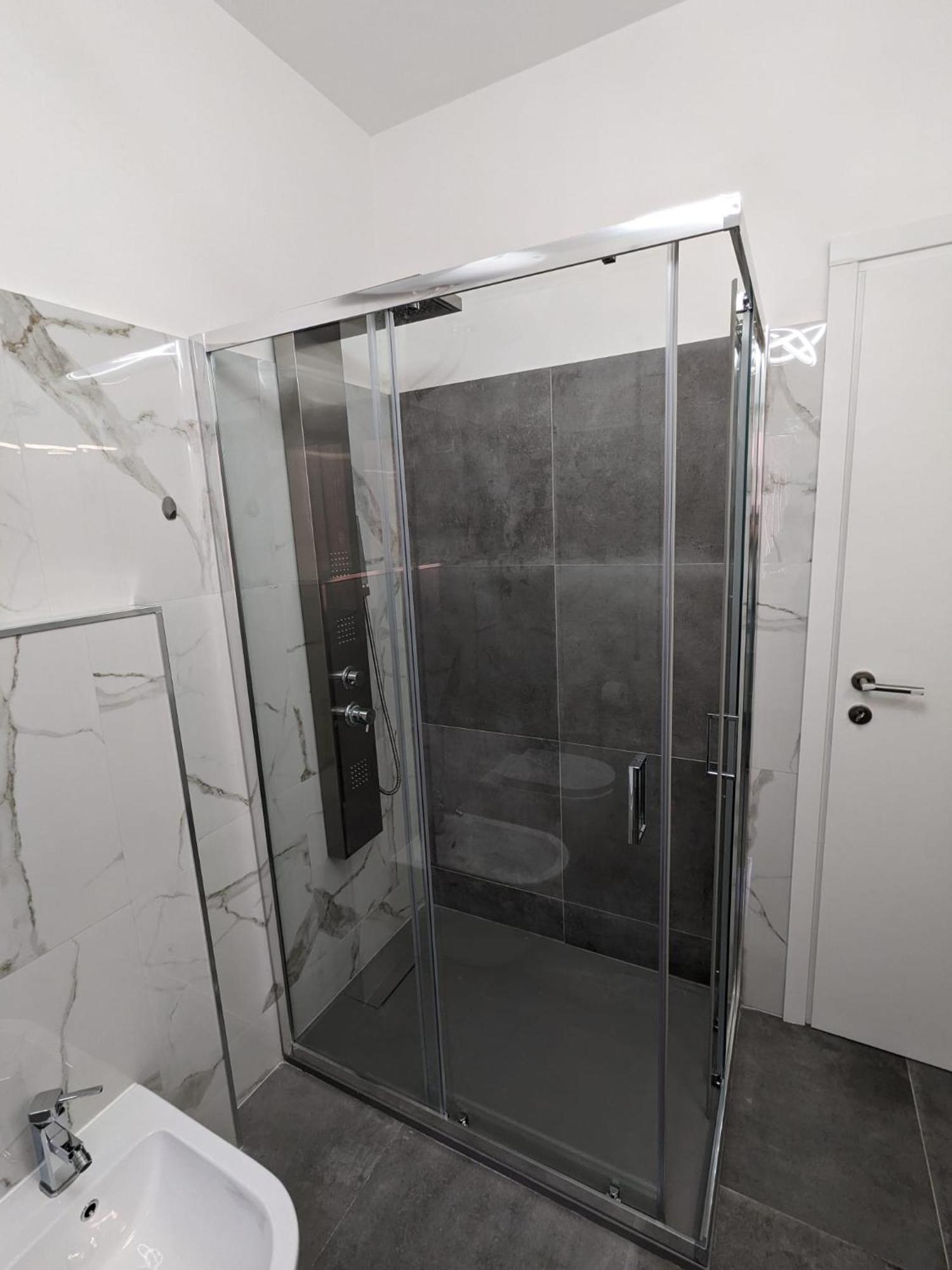 Apartamento Lella's House Vicino Metro A 3 Min A Piedi Roma